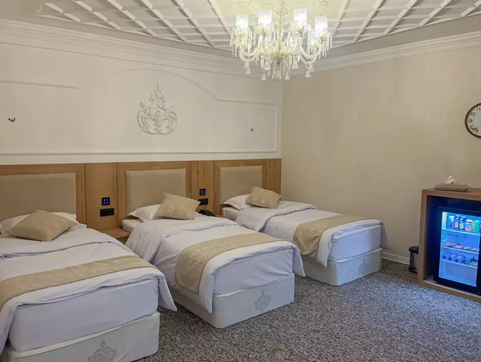 Alibaba https://cdn.alibaba.ir/ostorage/hotel-accommodation-images/681614def6e8766ef96f5139_سه تخته سینگل.webp